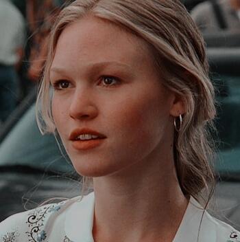 a picture of kat from 10 things i hate about you
